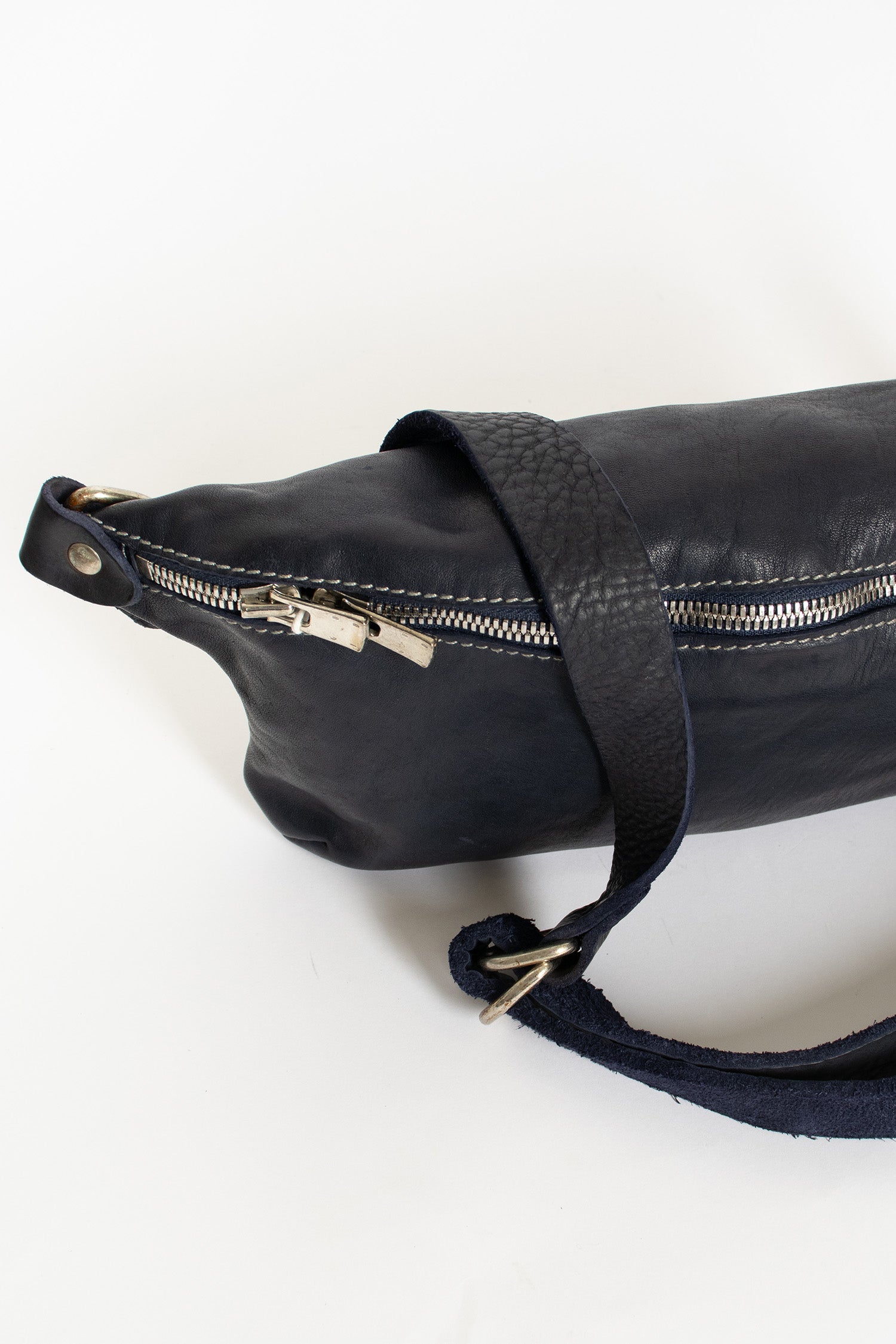 BV07 Soft Horse Full Grain Crossbody Bag CV185T