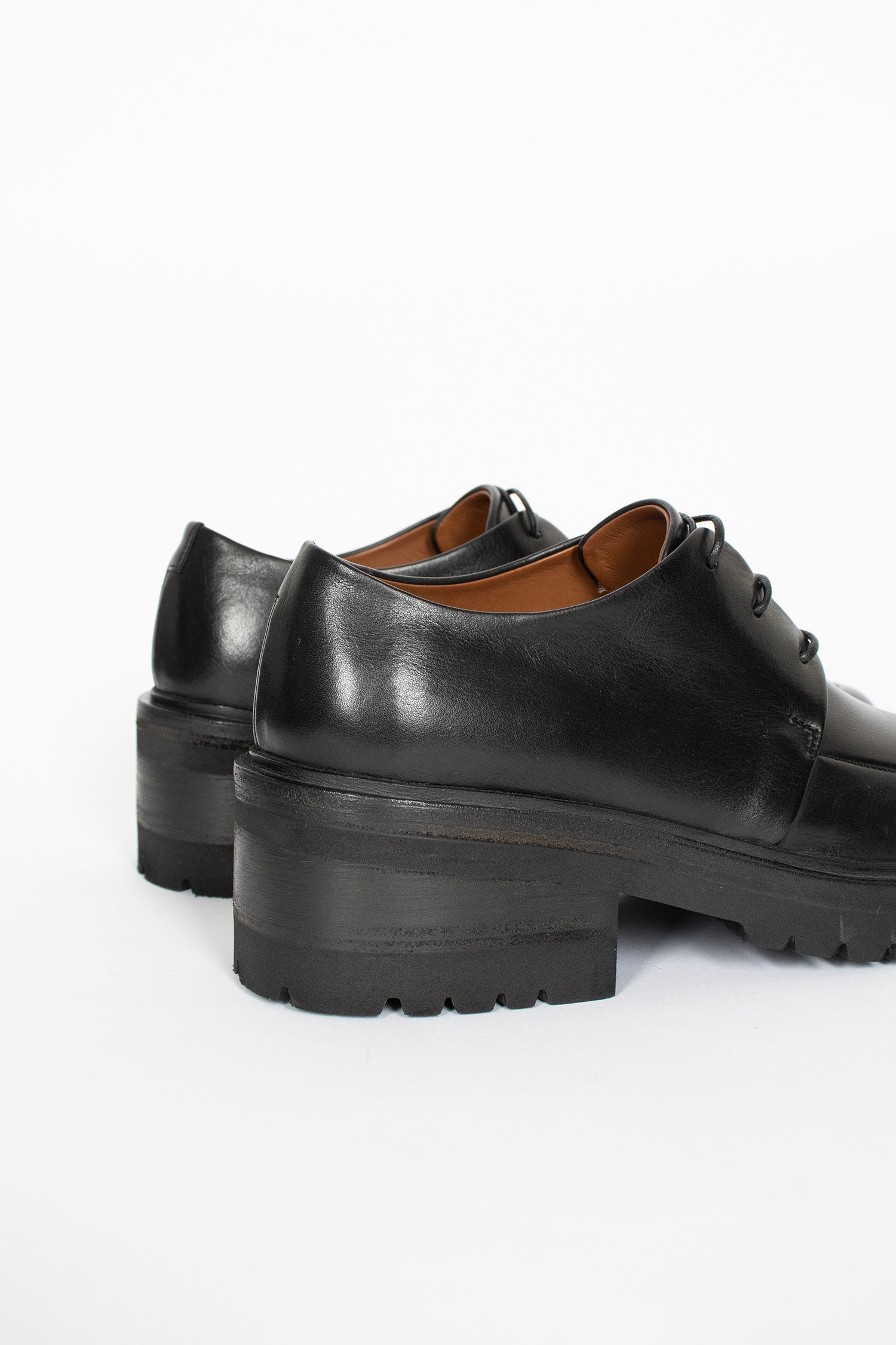 Calzone Derby Black