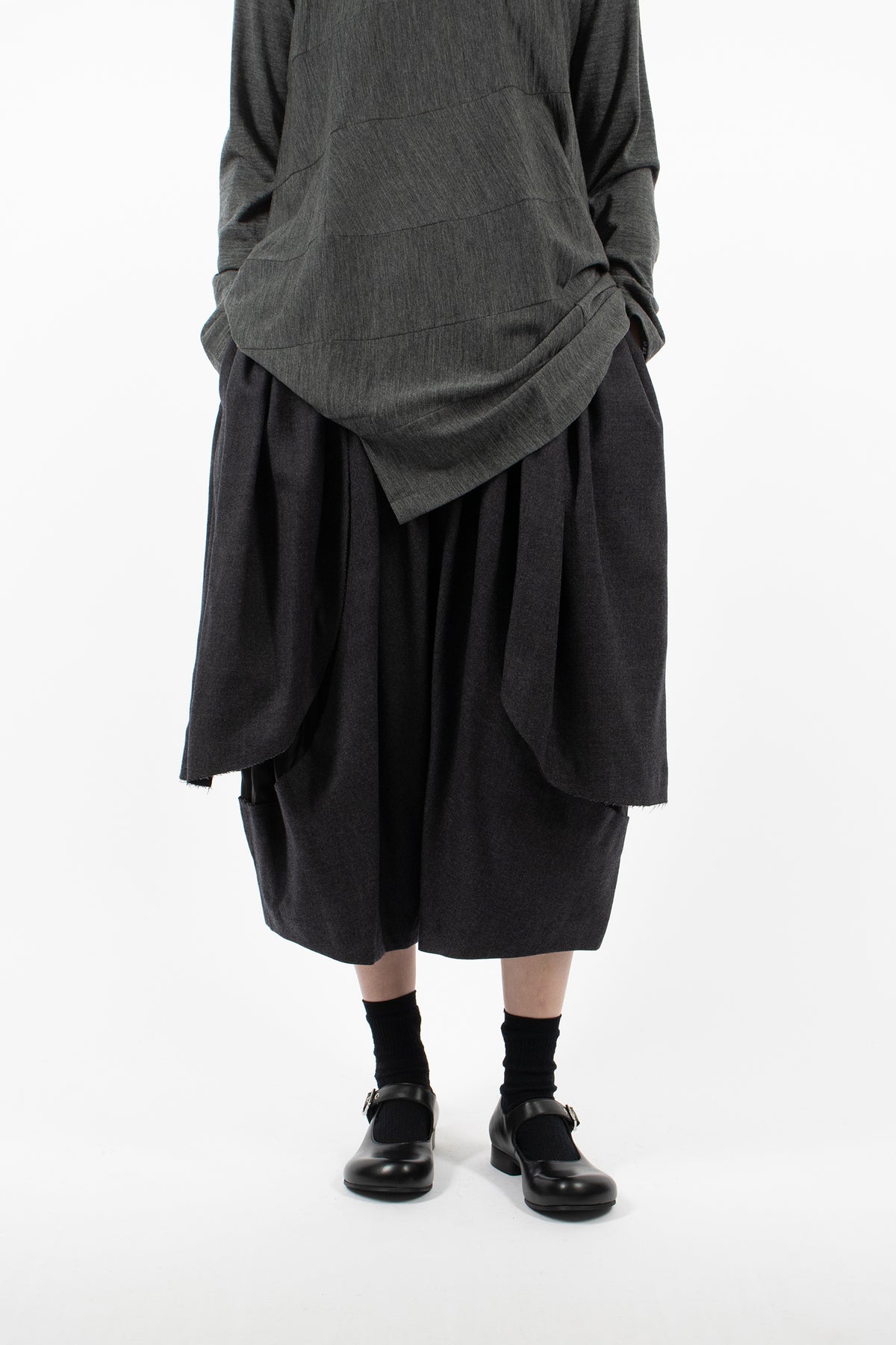 Gathered Wool Saxony Pants Charcoal Grey