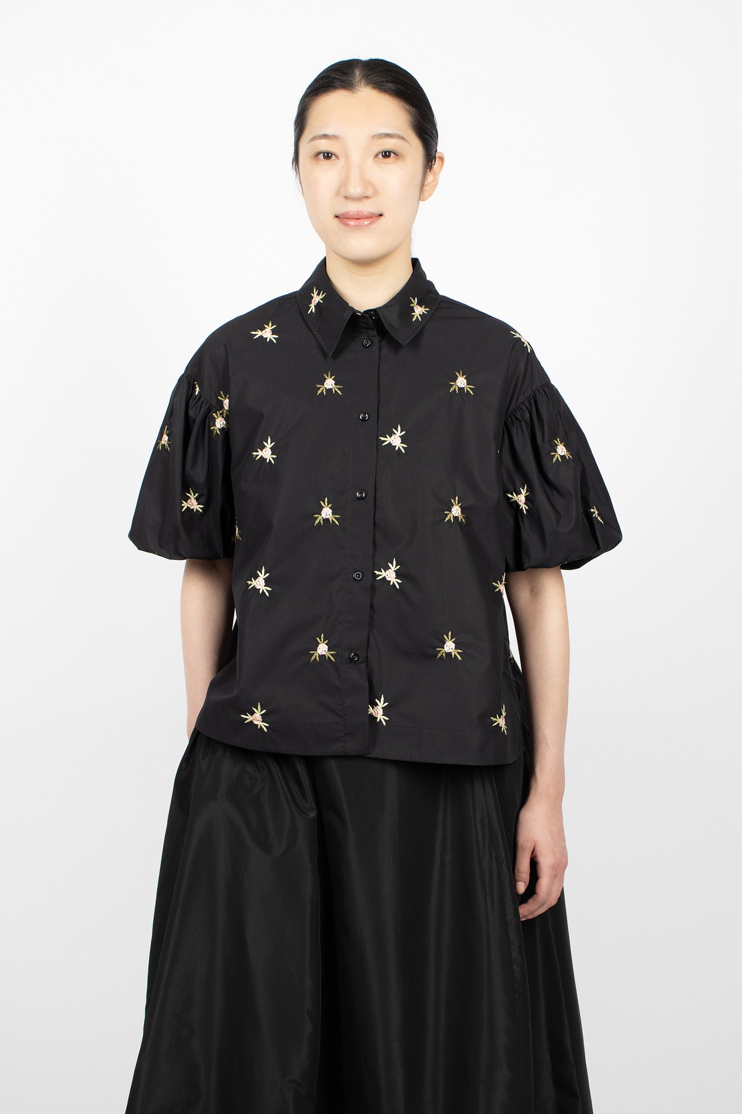 Cropped Rosebud Puff Sleeve Lace Trim Shirt Black